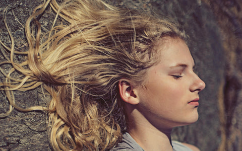 Afslør Hemmeligheden til Frizz-fri Krøller med Bounce Curl Avocado & Rose Oil Cream