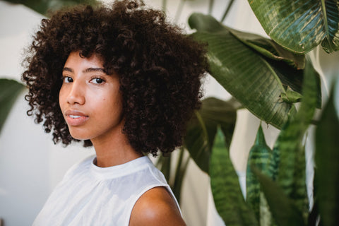 Mestrer Dine Krøller: En Dybdegående Guide til Aunt Jackie's Curls & Coils Curl La La Defining Curl Custard