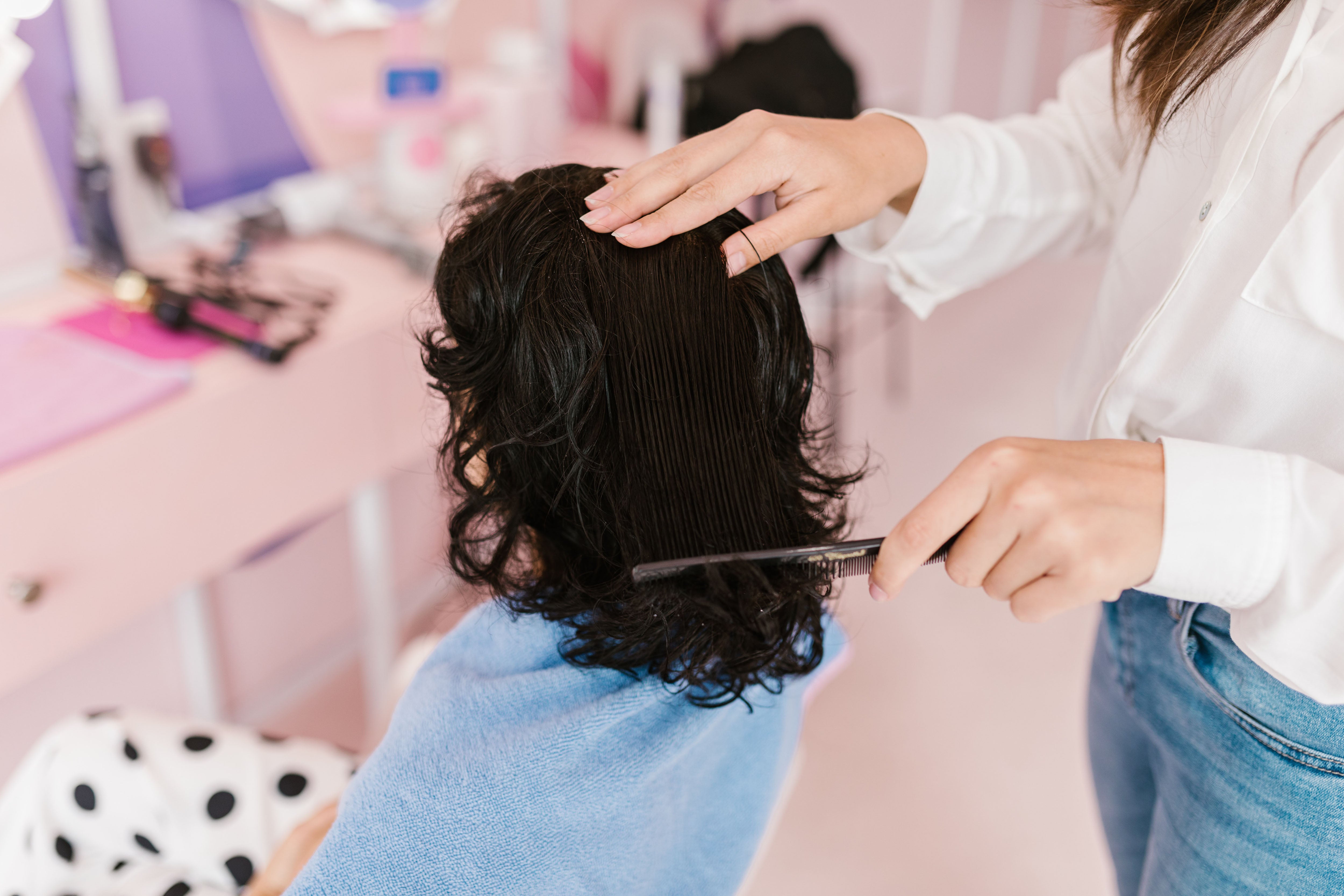 Få lækre, definerede krøller med Moistful Curl Sulfate-Free Shampoo: Den ultimative løsning til krusfrit hår
